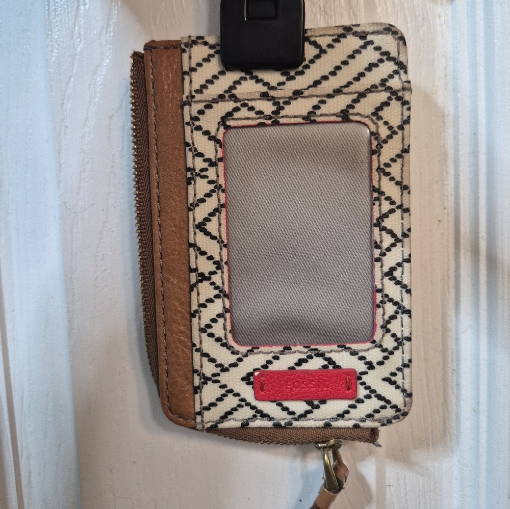 Fossil Small Coin Purse and Wallet. EUC, Authentication Inside Tag.